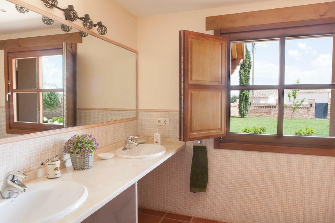 Almenara de Tormes Casa Robleゲストハウス エクステリア 写真