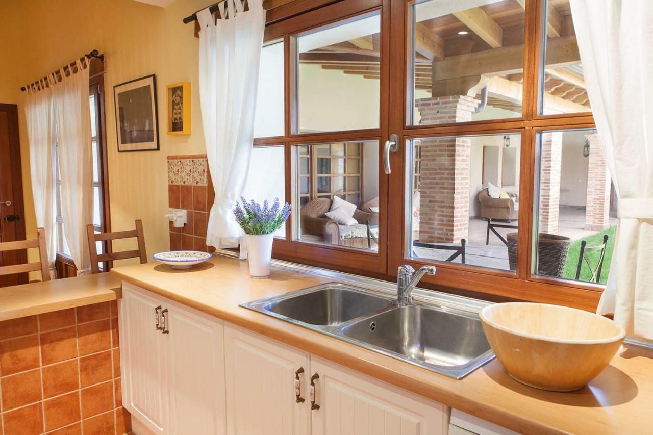 Almenara de Tormes Casa Robleゲストハウス エクステリア 写真